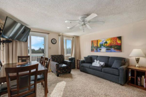 Stroll to Slopes, Village Area, Ski in-out MtLodge 329